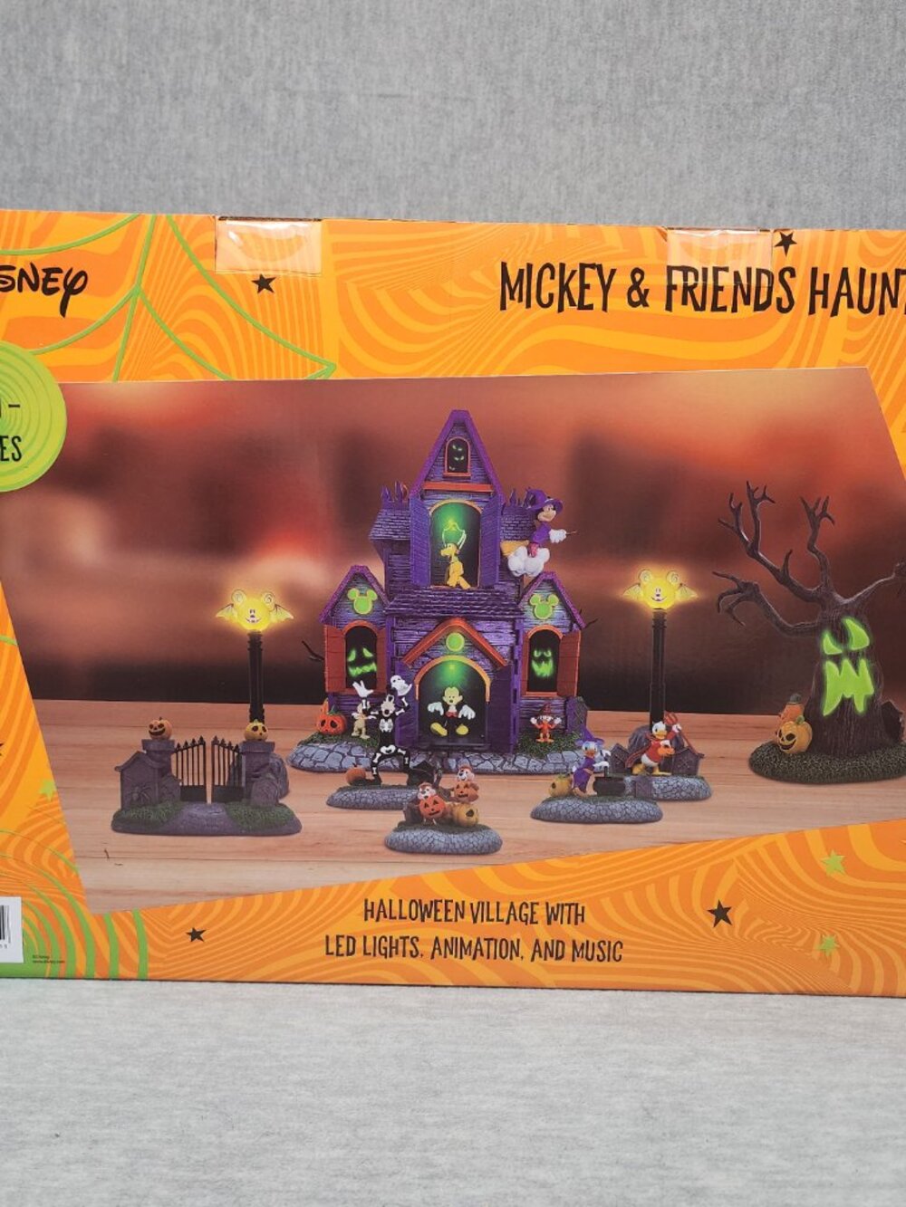 Disney Pre-Lit Animated Halloween Village, 9 pc. NWT - Picture 10 of 10